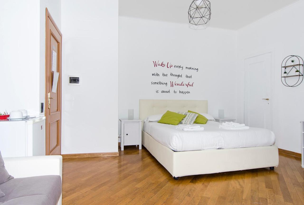 Om2Rome Bed & Breakfast Room photo